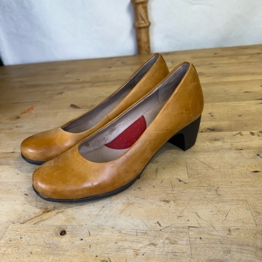 SoftWalk Leather Block Heel Pumps Tan Women’s Size 6.5 Comfort Shoes